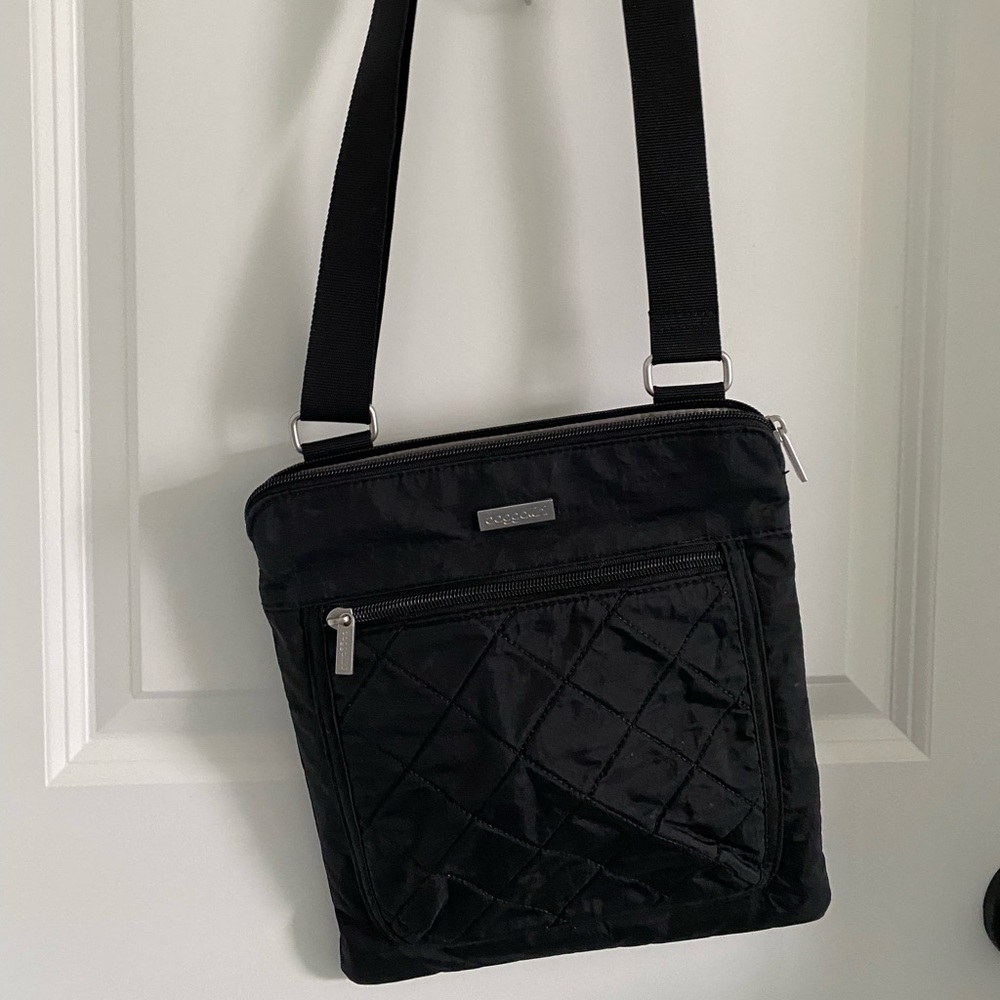 Black Baggallini Crossbody Bag